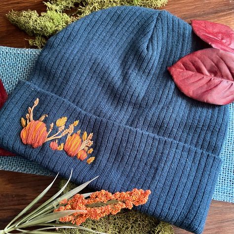 Embroiderd Hats, Embroidered Hats Ideas, Embroidered Beanies, Cute Country Outfits, Embroidered Beanie, Hat Embroidery, Cute N Country, Embroidery Designs Fashion, Embroidered Hats