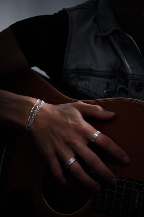 Men’s Hands With Rings, Guys Wearing Rings Aesthetic, Rings Man Aesthetic, Hands With Rings Aesthetic Men, Nice Hands Men, Attractive Hands Men, Guys Wearing Rings, Guys With Rings, Men’s Hands