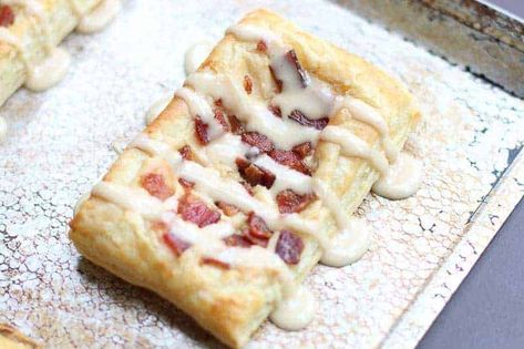 Maple Glazed Bacon, Factor Recipes, Cream Cheese Danish Recipe, Danish Recipes, Scandinavian Recipes, Cheese Danish Recipe, Bacon Egg Cheese, Pepperidge Farm Puff Pastry, Praline Recipe