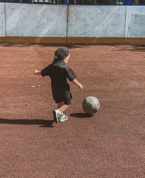 Little Boy Aesthetic, Baby Boy Soccer, Ball Aesthetic, Baby Fits, Dream Baby, Baby Brother, Cute Family, Newborn Pictures