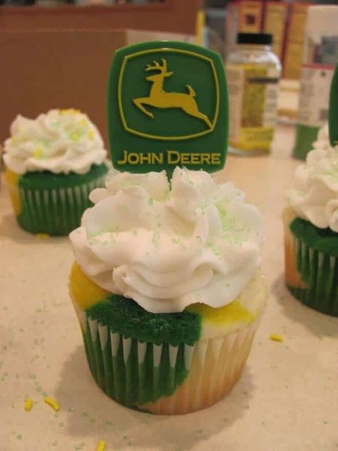 John Deere Baby Shower Ideas, John Deere Cupcakes, John Deere Cakes, John Deere Party Ideas, John Deere Birthday Party Ideas, Tractor Birthday Party Theme, Tractor Birthday Cake, John Deere Tractor Party, Tractor Cupcakes