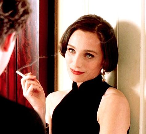 Kristin Scott Thomas in Four Weddings and a Funeral English Birds, Kristin Scott, Kristin Scott Thomas, Scott Thomas, French Actress, Wedding Beauty, Actors & Actresses, Style Icons, Persona