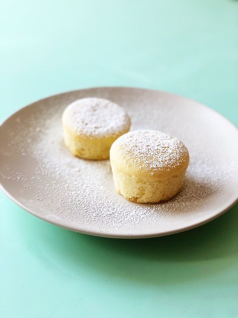 Mochi Cupcakes Recipe, Mochi Cupcakes, Mochi Muffin, Butter Mochi Cake, Mochi Cookie Recipe, Mochi Butter Cake Recipe, Butter Mochi Recipe Hawaiian Desserts, Lilikoi Butter Mochi, Strawberry Mochi