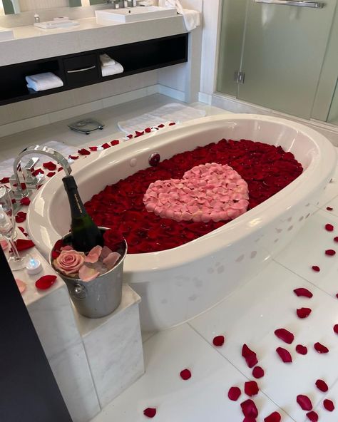 Valentine's Day Inspiration | February 14th | Winter | bali.basicss Aria Las Vegas, Cute Anniversary Gifts, Bath Aesthetic, Romance Gifts, Romantic Room, February 14th, Couples Retreats, Romantic Gestures, Romantic Moments