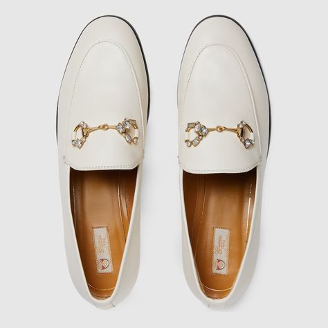 Shop the Women's Gucci Jordaan loafer in white at GUCCI.COM. Enjoy Free Shipping and Complimentary Gift Wrapping. Patent Leather Loafers Outfit, Leather Loafers Outfit, Winter Travel Wardrobe, Outfit Navidad, Gucci Jordaan Loafer, White Dress Shoes Men, Rag Bone Boots, Gucci Jordaan, Loafers Outfit