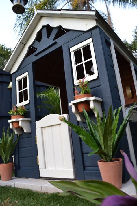 See this old, dilapidated playhouse get new life — for just $63! Wendy House Paint Ideas, Cubby Makeover, Playhouse Inspiration, Painted Playhouse, Diy Playhouse Makeover, Playhouse Remodel, Playhouse Makeover, Toddler Playhouse, Wood Playhouse