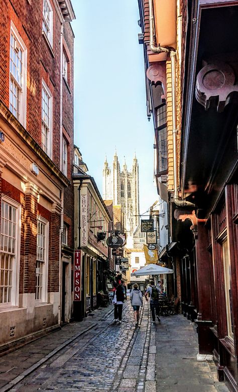 Canterbury, Kent Canterbury England, Canterbury Kent, Canterbury Cathedral, Urban Sketch, Visual Board, Sketch Inspiration, Canterbury, Great Britain, Places Ive Been