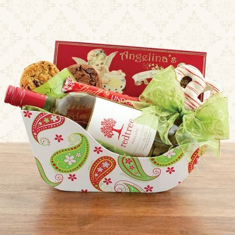 $30.99 Our paisley holiday sleigh is loaded with white wine and gourmet gifts -- the perfect Christmas treats! Cute Christmas Baskets, Sleigh Gift Basket, Holiday Wine Gift, Wine Gift Basket, Luxury Gift Basket, Fall Gift Baskets, Wine Gift Box, White Chocolate Cranberry Cookies, Gift Towers