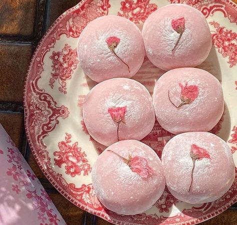 Yummy Food Dessert Aesthetic, Cute Pink Asthetics, Asthetic Baking Recipes, Yummy Looking Food, Strawberry Desserts Aesthetic, Pink Dessert Aesthetic, Japan Food Desserts, Cute Pink Food, Food Cute Aesthetic