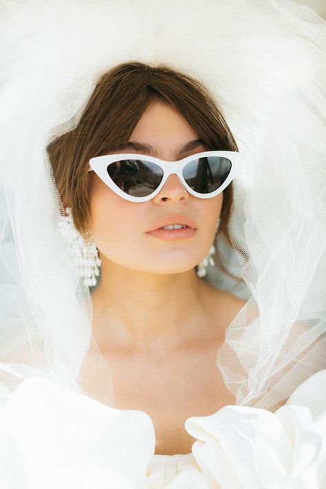 Retro bridal style with cat-eye sunnies! Photo: Kaley from Kansas Bride Sunglasses, Bridal Styled Shoot, Wedding Sunglasses, Retro Bridal, Retro Bride, Bridal Editorial, White Sunglasses, Bridal Photoshoot, Retro Wedding