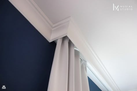 Cornice Curtain, New Classic Bedroom, Modern Crown Molding, Curtain Pelmet, Luxury Living Room Inspiration, Floor To Ceiling Curtains, Ceiling Curtain Track, Window Cornices, Cornice Design