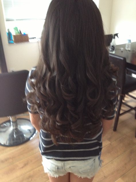 Soft curls at the end of hair Curls Only At The Ends, Curled Hairstyles For Medium Hair, Curled Ends, Curling Straight Hair, Light Curls, Oc Design, Tight Curls, Soft Curls, Couple Photoshoot