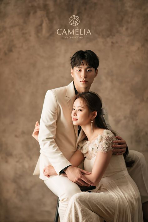 KOREAN WEDDING A-003 CHUNGDAM STUDIO : korea wedding pledge Pre Wedding Photoshoot Theme, Wedding Korean, Wedding Korea, Korea Wedding, Korean Wedding Photography, Pre Wedding Photoshoot Outfit, Wedding Photo Studio, Wedding Photoshoot Props, Wedding Portrait Poses