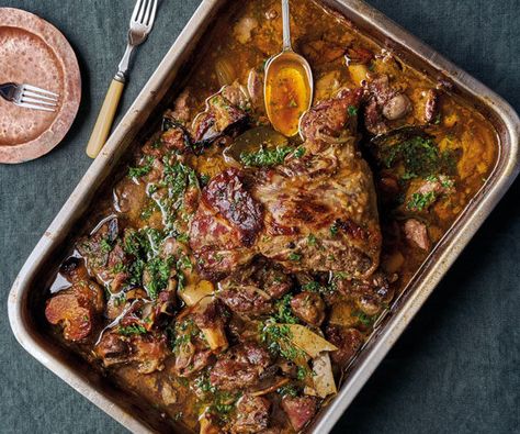 Greek-style-roast-leg-of-lamb Sunday Lunch Ideas Families, Greek Lamb Recipes, Lamb Roast Recipe, Lamb Casserole, Roast Leg Of Lamb, Lamb Leg Recipes, Lamb Dinner, Greek Dinners, Roast Lamb Leg