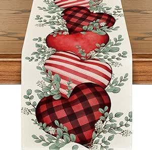 Valentine’s Day decor Red Table Setting, Selamat Hari Valentine, Valentine Table Decorations, Tafel Decor, Dining Table Decoration, Feuille Eucalyptus, Party Flags, Floral Table Runner, Sukkot