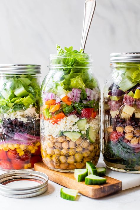 Mason Jar Salads – WellPlated.com Mason Jar Meal Prep, Mason Jar Salads, Desk Lunch, Jar Meals, Jar Salads, Mason Jar Salad Recipes, Mason Jar Salad, Mason Jar Meals, Salad In A Jar