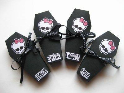 Día de los muertos Detalles (14) - Imagenes Educativas Coffin Pattern, Monster High Printables, Monster High Birthday Party Ideas, Monster High Crafts, Monster High Party Ideas, Valentine Boxes For School, Monster High Birthday Party, Monster H, Girl Bday Party