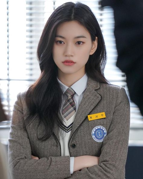 Kim Do Yeon, Korean Aesthetic Outfits, My Roommate Is A Gumiho, Kim Doyeon, Hair Inspiration Long, The Darkest Minds, Fashion Drawing Dresses, Korean Aesthetic, Pinterest Girls