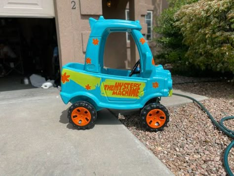 Tikes Truck Makeover, Cozy Coupe Mystery Machine, Mystery Machine Cozy Coupe, Diy Mystery Machine, Little Tikes Truck Makeover, Diy Little Tikes Car Makeover, Little Tikes Car Makeover, Cozy Coupe Truck, Power Wheels Makeover