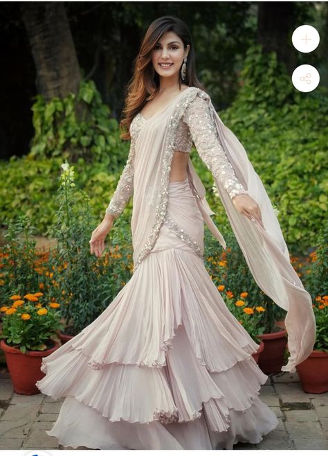 Latest Wedding Dresses Indian Style, Indowestern Dresses For Women, Indian Bridesmaid Dress, Bridesmaid Dress Ideas, Modern Drape, Party Saree, डिजाइनर कपड़े, Latest Bridesmaid Dresses, Indian Bridesmaid Dresses