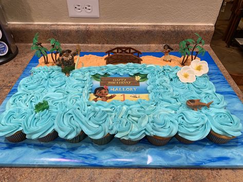 Moana Cupcake Cake, Moana Cupcake, Disney Princess Moana, Princess Moana, Moana Birthday Party, Moana Birthday, Disney Moana, Cupcake Cake, Themed Cupcakes