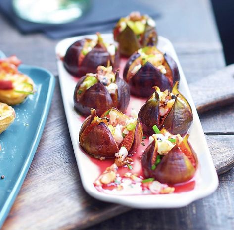 Roasted Figs Stuffed with Honey & Goat Cheese | Emile Henry USA Cool Appetizers, Finger Food Display, Figs With Cheese, Figs Goat Cheese Honey, Fig Bites, Mini Skewers, Honey Goat Cheese, Appetizer Platter, Goat Cheese Appetizer