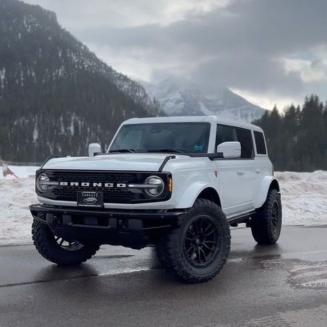 Chevy Bronco, 4 Door Bronco, White Bronco, Ford Bronco Raptor, Aesthetic Car Accessories, Bronco Car, Bronco Raptor, New Bronco, Tokyo Drift Cars