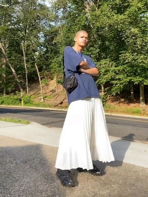 Guys In Long Skirts, Guy In Skirt Aesthetic, Men In Skirts Fashion Aesthetic, Male Skirt Outfit, Guys In Skirts Fashion, Masculine Skirt Outfit, Man In Skirt Aesthetic, Masc Skirt Outfit, Body Blankets