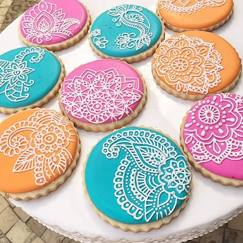 Arabian Nights Sweet 16, Aladdin Wedding Theme, Indian Cookies, Arabian Party, Arabian Nights Theme, Aladdin Party, Arabian Nights Party, Moroccan Party, Jasmine Birthday