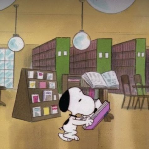 Snoopy Gifs, Snoopy Cartoon, Snoopy Images, Snoopy Wallpaper, Snoopy Pictures, Snoop Dog, Snoopy Love, Charlie Brown Peanuts, Charlie Brown And Snoopy