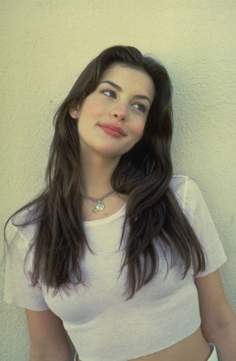 Liv Tyler 90s, Stealing Beauty, Liv Tyler, I'm With The Band, Actrices Hollywood, Iconic Women, Dark Hair, Pretty Face, Pretty Woman