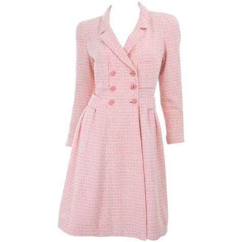 Vintage 1996 Chanel Dress with CC Logo Buttons. | From a collection of rare vintage day dresses at https://www.1stdibs.com/fashion/clothing/day-dresses/ Pink Coat Dress, Vintage Day Dress, Dresses Beige, Vintage Pink Dress, Chanel Coat, Chanel Dress, Pink Tweed, Beige Dress, Peach Dress