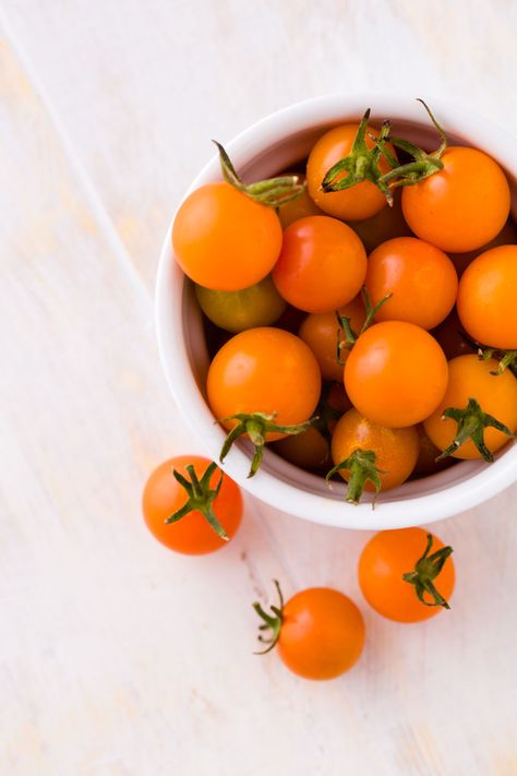 Yellow cherry tomatoes Yellow Cherry Tomatoes, Yellow Tomatoes, Small Tomatoes, Photographing Food, Fresh Produce, Cherry Tomatoes, Aesthetic Food, Art Drawing, 3d Art