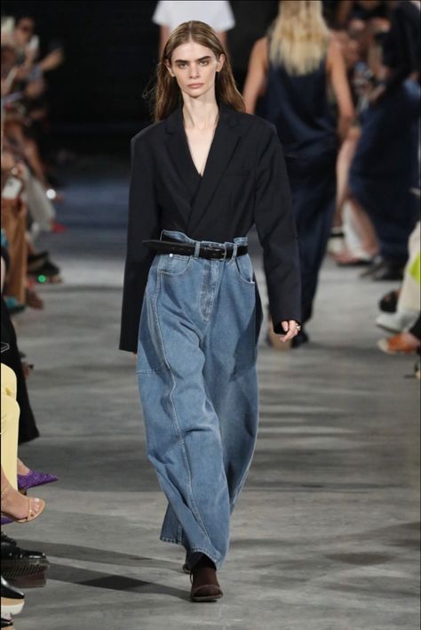 Dresser 2022, Denim Trends, Spring 2023, 가을 패션, Casual Street Style, Spring Outfits Casual, Looks Vintage, Minimal Fashion, New York Fashion Week