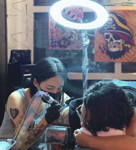 Aesthetic Tattoo Artist, Tattoo Making Aesthetic, Doing Tattoo Aesthetic, Get A Tattoo Aesthetic, New Tattoo Aesthetic, Tattoo Job Aesthetic, Tattoo Session Aesthetic, Getting Tattoos Aesthetic, 2024 Vision Board Tattoo