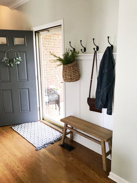 Easy DIY Entryway — Cottonwood Styling Home Styling Off Center Entryway, Entry Way Diy, Entry Way Decor Ideas, Entry Hooks, Floating Bench, Rustic Farmhouse Entryway, Beadboard Wall, Entryway Styling, Home Modifications