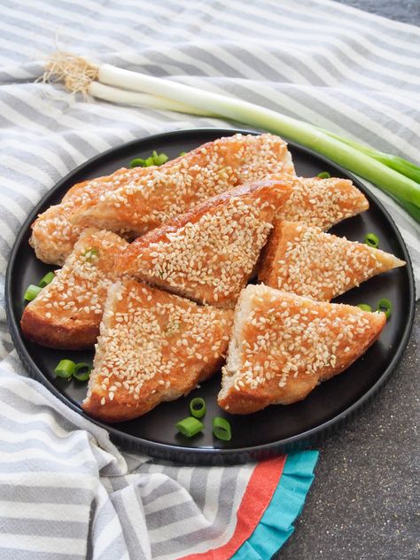 Sesame shrimp toast (prawn toast) is a Chinese takeout favorite that's easy to recreate at home. It's crisp, packed with flavor and makes an addictively good appetizer or snack. Prawn Toast Recipe, Good Appetizer, Sesame Shrimp, Prawn Toast, Savoury Bakes, Shrimp Toast, Chinese Takeout, Food Wishes, Baked Shrimp