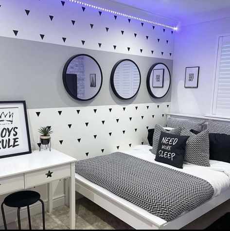 Black And White Kids Bedroom, Stickers Amazon, Batman Room, Black And White Bedroom, Toddler Boy Room Decor, Boy Bedroom Design, Kids Bedroom Design, Interior Home Decor, Apartment Bedroom Decor