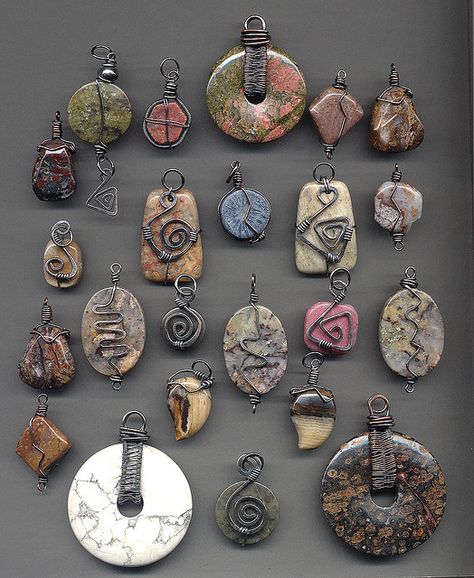 Stone and wire wrapped pendants after oxidizing | Flickr - Photo Sharing! Bijoux Fil Aluminium, Rock Jewelry, Wire Wrapping Stones, Wire Work Jewelry, Wire Pendant, Wire Crafts, Diy Schmuck, Beads And Wire, Wrapped Pendant