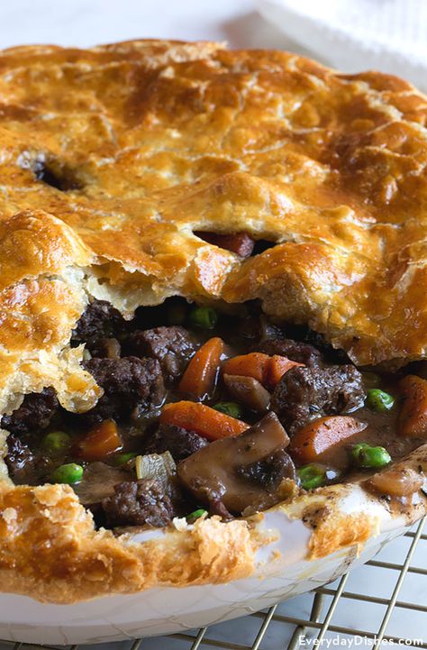 Savory Steak and Mushroom Pot Pie Recipe Mushroom Pot Pie, Beef And Mushroom Pie, Steak And Mushroom Pie, Beef Cubed Steak, Mousse Au Chocolat Torte, Beef Pot Pies, Cold Weather Comfort Food, Mushroom Pie, Pie Maker