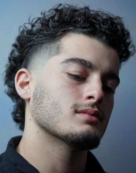 Curly Hair with Shaved Sides Hairstle for Men Men’s Shaved Sides Haircut, Curly Hair Shaved Sides Men, Shaved Sides Hairstyles Men, Mullet Shaved Sides Men, Shaved Sides Men, Julius Cesar, Mohawk Hairstyles For Men, Shaved Side Haircut, Curly Mohawk Hairstyles