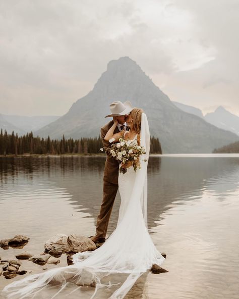 DREAMING in Two Medicine 📍 🏔️🤠✨💐 Haleigh + Colton shared their love story on the way to their stunning Elopement on the shores of Two Medicine lake, and it is one I’ll NEVER forget🤩 Celebrating these lovebirds FOREVER! Western Mountain Elopement, Elopement Photography Mountains, Alaska Elopement, Montana Elopement, Mountain Elopement, Adventure Elopement, New Instagram, Elopement Photography, Wedding Pics