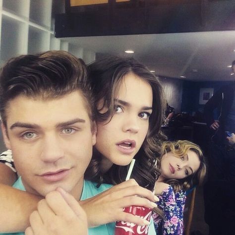 Teen Bech Movie, Teen Beach 2, 2000 Aesthetic, Garrett Clayton, Old Disney Channel, Maia Mitchell, Disney Cast, Disney Memories