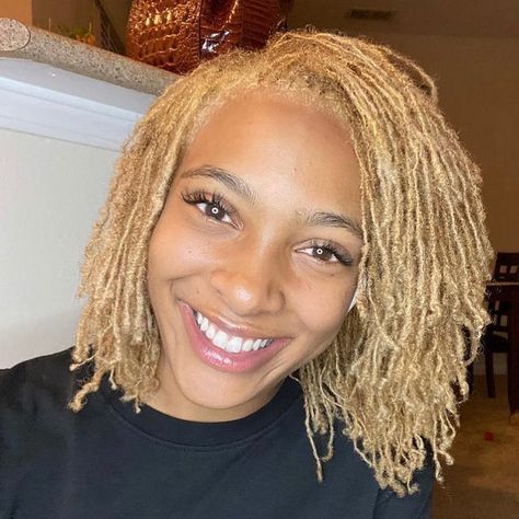 Hey blonde! 🤩 #tinylocs #tinylocsofficial #microlocsjourney #microlocs #kidswithlocs #interlocks #beautifullocs Platinum Blonde Microlocs, Blonde Microlocs Black Women, Copper Colored Microlocs, Honey Blonde Sisterlocks, Blond Microlocs, Blond Sisterlocks, Blonde Micro Locs, Blonde Microlocs, Blonde Sisterlocks