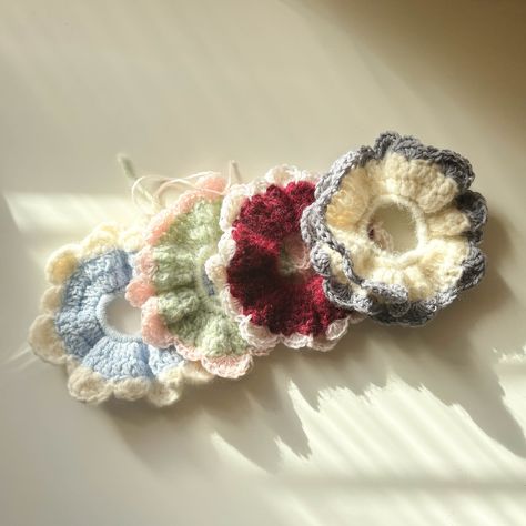 Sunday Scrunchie Pattern 2 in 1 Crochet Scrunchie Pattern - Etsy Canada Crochet Bow Scrunchie, Crochet Lace Scrunchie, Crochet Flower Scrunchie, Crochet Scrunchies Pattern, Knitted Scrunchies, Scrunchie Crochet, Crochet Scrunchie Pattern Free, Scrunchies Crochet, Crochet Scrunchie