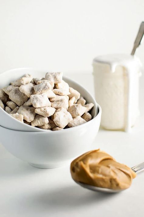 Homemade Marshmallow Fluff, Chex Mix Puppy Chow, Winter Snack, Easy To Make Snacks, Puppy Chow Recipes, Chex Cereal, Chex Mix Recipes, Homemade Marshmallows, Peanut Butter Bars