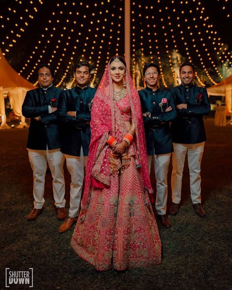 Brother of the Bride Duties Checklist Every Brother Should Adhere To Bridesmaid Poses, Indian Bride Poses, Indian Bride Photography Poses, Bridesmaid Photoshoot, Indian Wedding Poses, Bride Photos Poses, Marriage Photography, Indian Wedding Photography Couples, Engagement Photography Poses