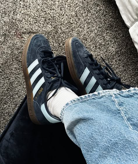 Shoe, shoe collection, navy blue, shoe aesthetic, navy blue aesthetic, fashion, outfit, aesthetic, spezial nevy blue adidas, navy blue adidas Adidas Navy Blue Sneakers, Navy Sambas Adidas Women Outfit, Navy Blue Spezial Adidas, Navy Clothes Aesthetic, Adidas Samba Navy Blue, Adidas Spezial Aesthetic, Navy Blue Girl Aesthetic, Adidas Spezial Navy Blue, Navy Blue Shoes Outfit