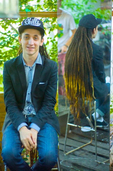 Longest Dreadlocks, Guy With Crystals In Dreads, Crystals In Dreads Men, Native Long Hair Men, Long Dreadlocks, Neglect Dreadlocks, White Dreads, Divine Masculine, Hair Tips