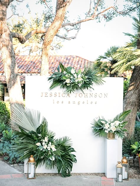 A Floral Interview With Jason Lloyd, Winner of Dare to Bloom LA - Article on Thursd Tropical Modern Wedding Decor, Tropical Wedding Backdrop Ideas, Wall With Greenery, Modern Event Decor, Tropical Event, Modern Tropical Wedding, Tropical Wedding Centerpieces, Brass Vases, Tropical Wedding Theme